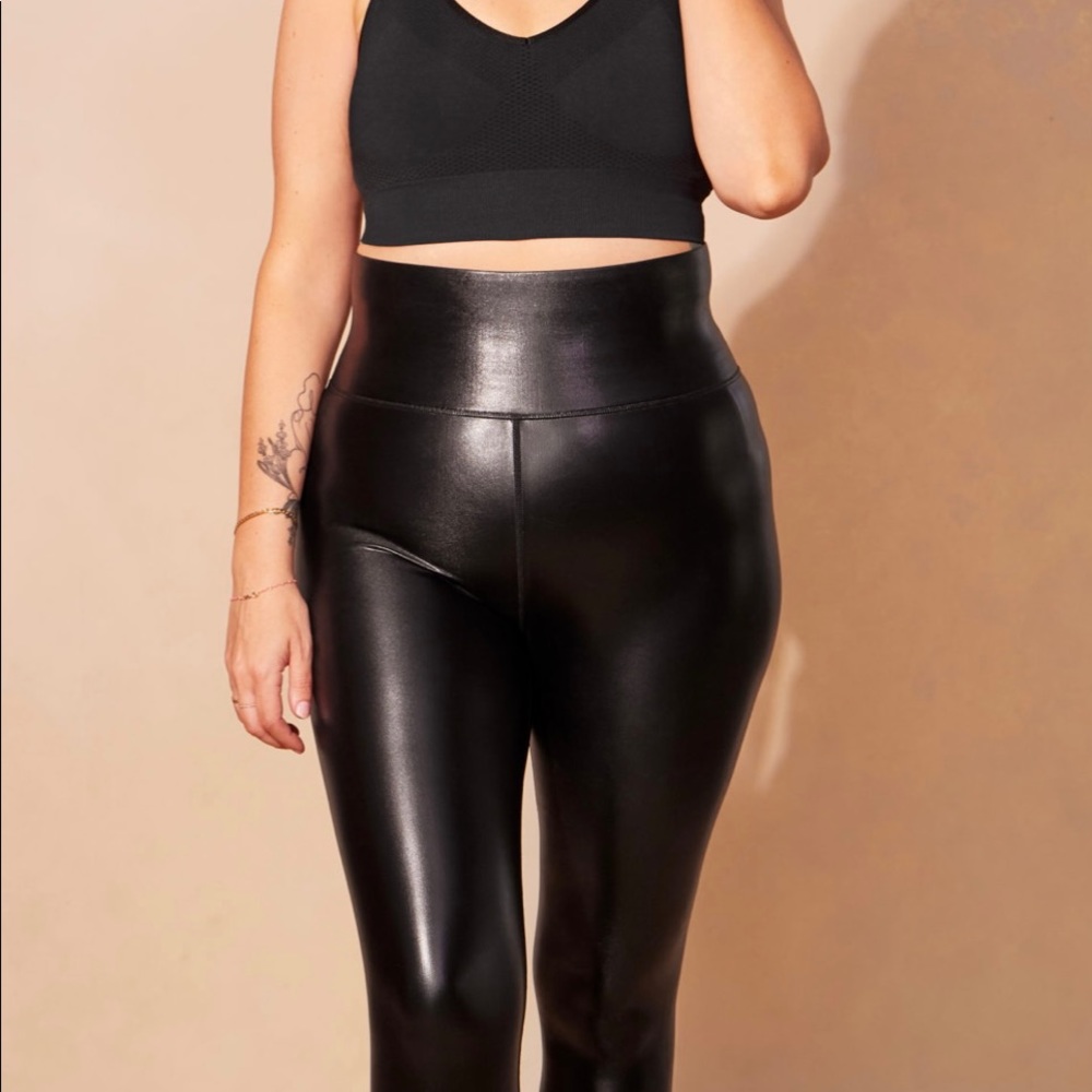 Birds Papaya x Knix black “leather” leggings size small